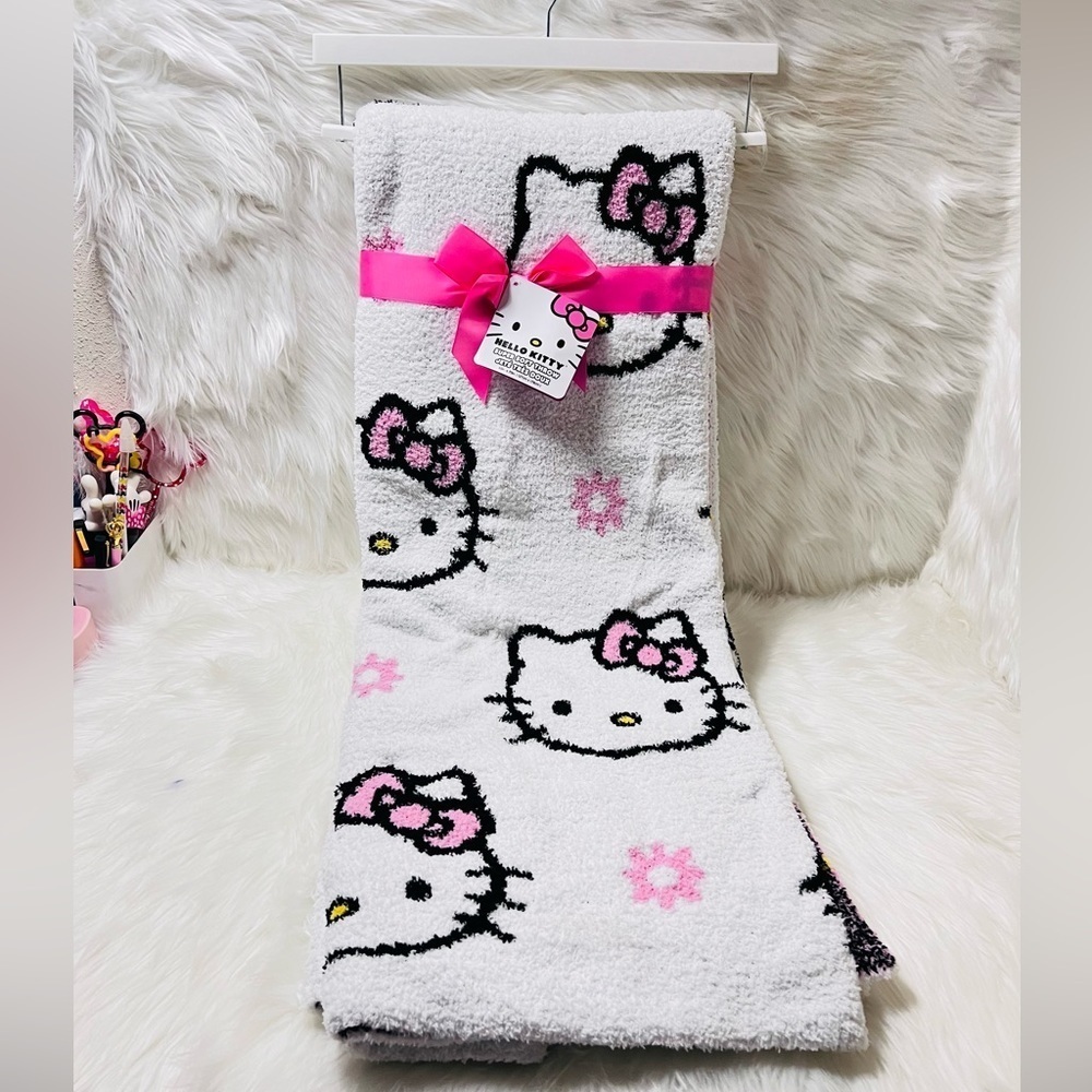 Hello Kitty Throw Blanket